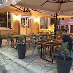 Galeb Nyaraló *
